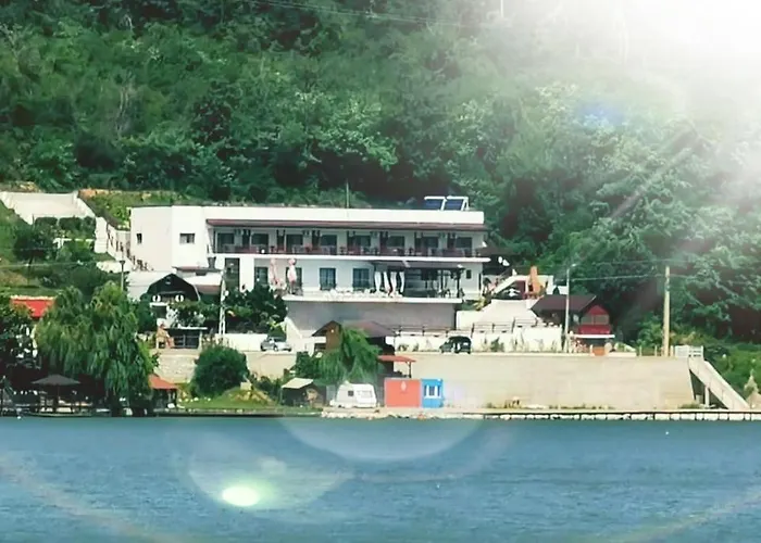 Pensiunea Rozelor Ieşelniţa